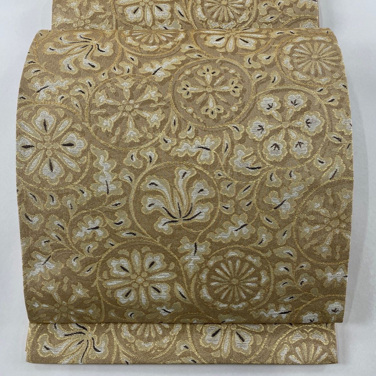 袋帯 美品 逸品 落款 渡辺雪三郎 草花 花唐草 金糸 箔 金色 六通 正絹 