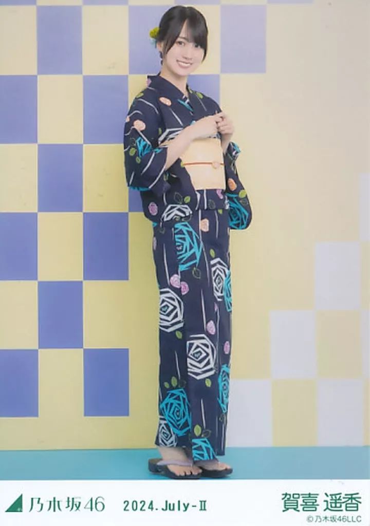 乃木坂46 浴衣 生写真 賀喜遥香 乃木坂46 生写真 浴衣 2023 賀喜遥香 座りヒキ - メルカリ
