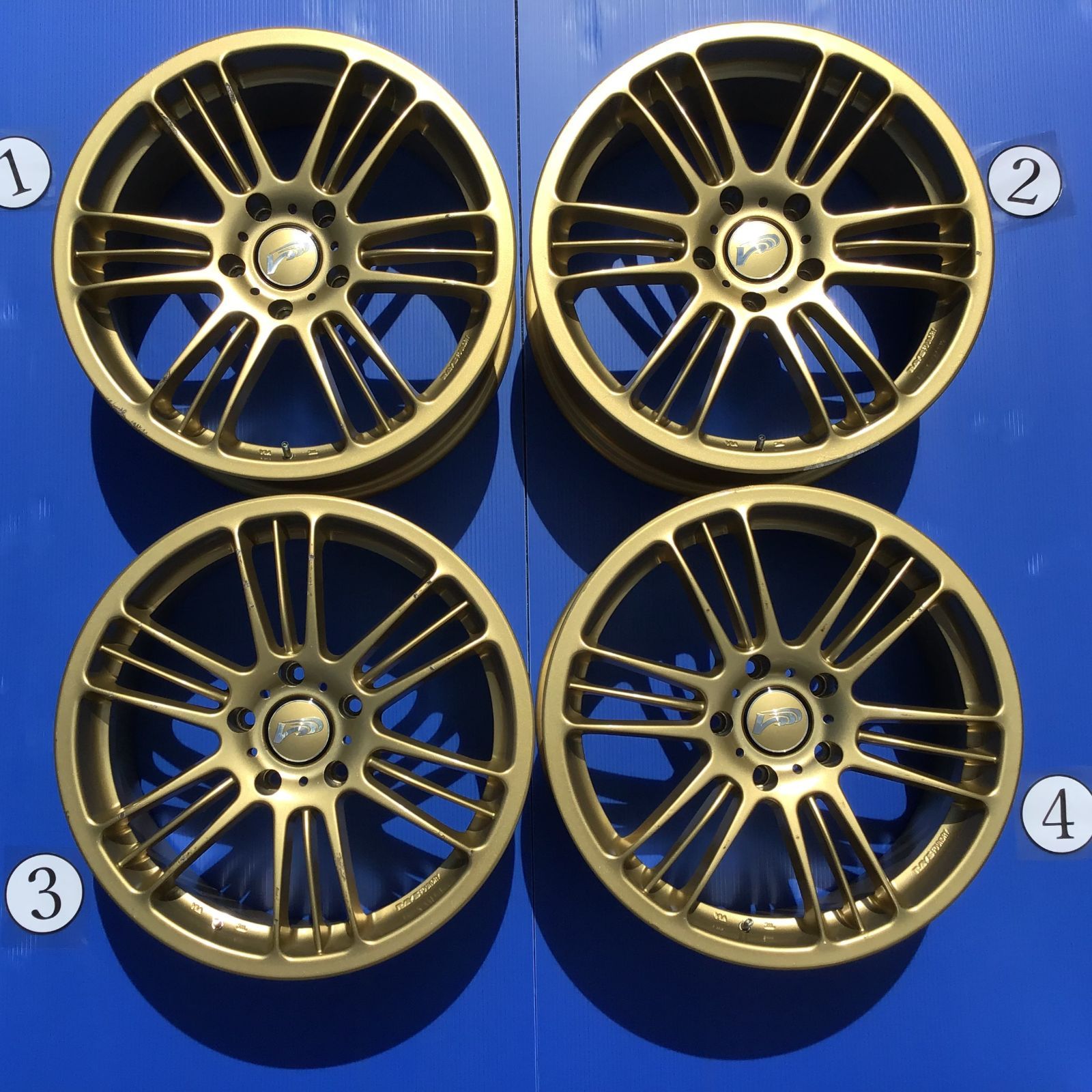 17インチ ゴールド アルミホイール 4本セット 17インチ4穴（自動車