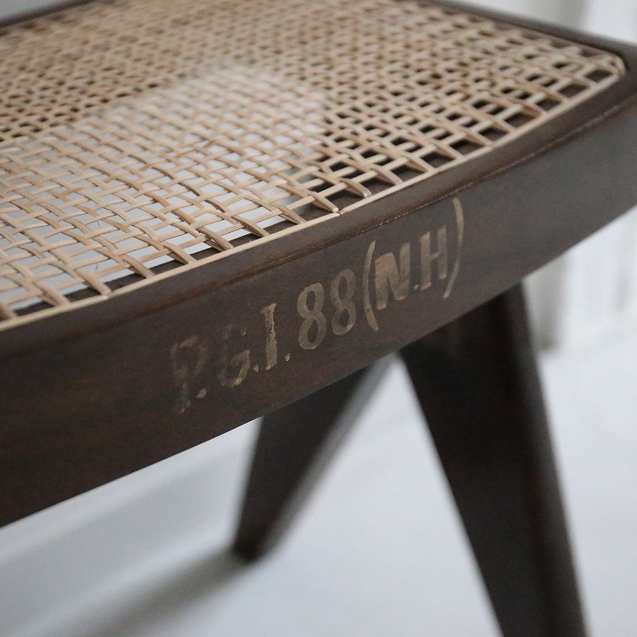 ピエール・ジャンヌレ スツール オットマン ラタン 古材 チーク 椅子 ブラウン Pierre Jeanneret Low Cane Stool リプロダクト ピエールジャンヌレ ル・コルビュジエ インダストリアル レトロ 男前 カフェ インド おしゃれ
