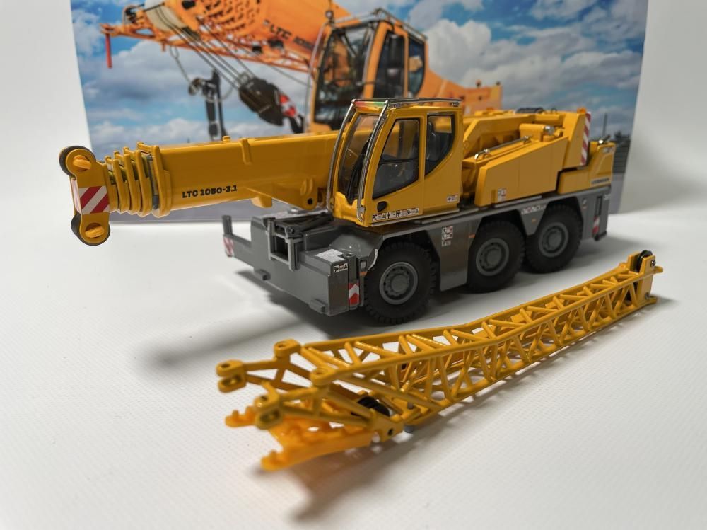 CONRAD, Grue automotrice LIEBHERR LTC 1050-3.1 CLAUSEN, échelle 1/50
