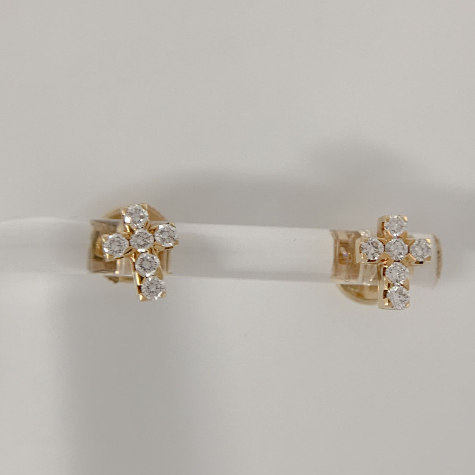 ヴァンクリーフ&アーペルVan Cleef - Arpels 12石のダイヤモンド クロスモチーフ 750ピアスK18YG