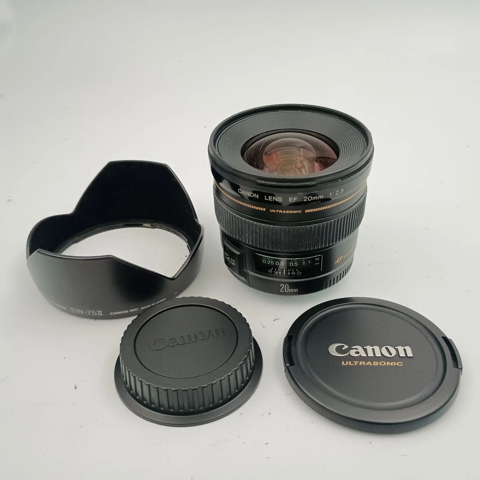 Canon 15mm EFマウント単焦点レンズ Canon 15mm f/2.8 単焦点レンズ