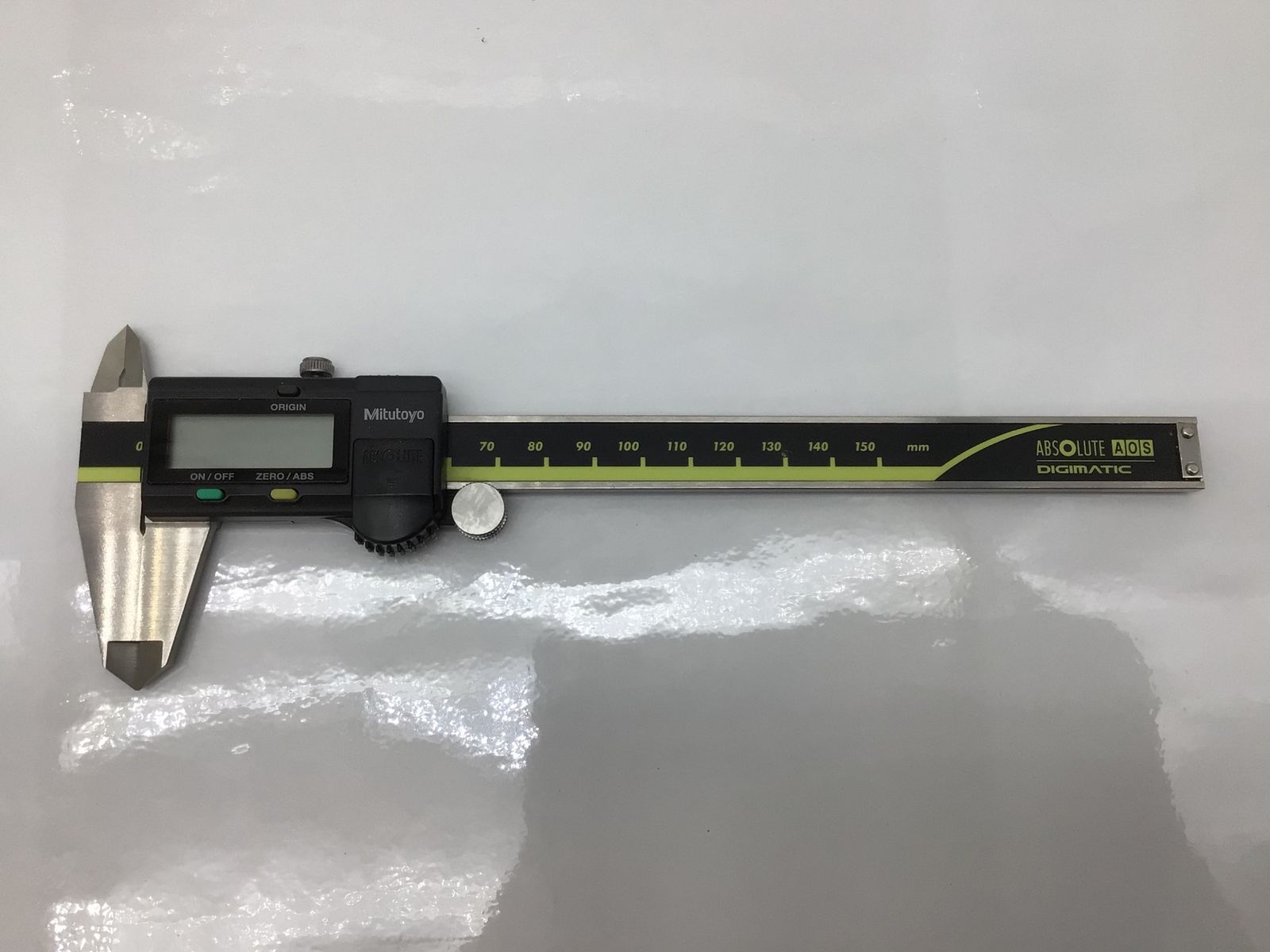 品 MITUTOYO ミツトヨ ABSデジマチックキャリパ CD-15AX 500-151-30 ITSQRV8D64ZK エコツール知立店 M02