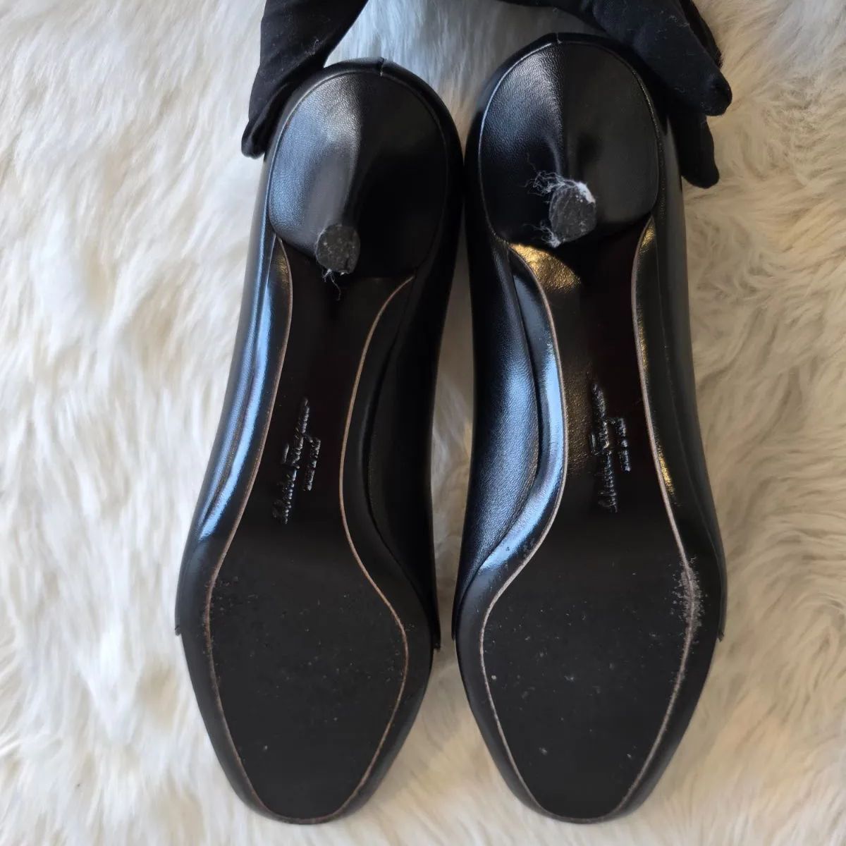サルバトーレフェラガモ ヴァラ カーフレザー パンプス ゴールド金具 24.5 Salvatore Ferragamo フェラガモ レザーパンプス ブラック/24.5