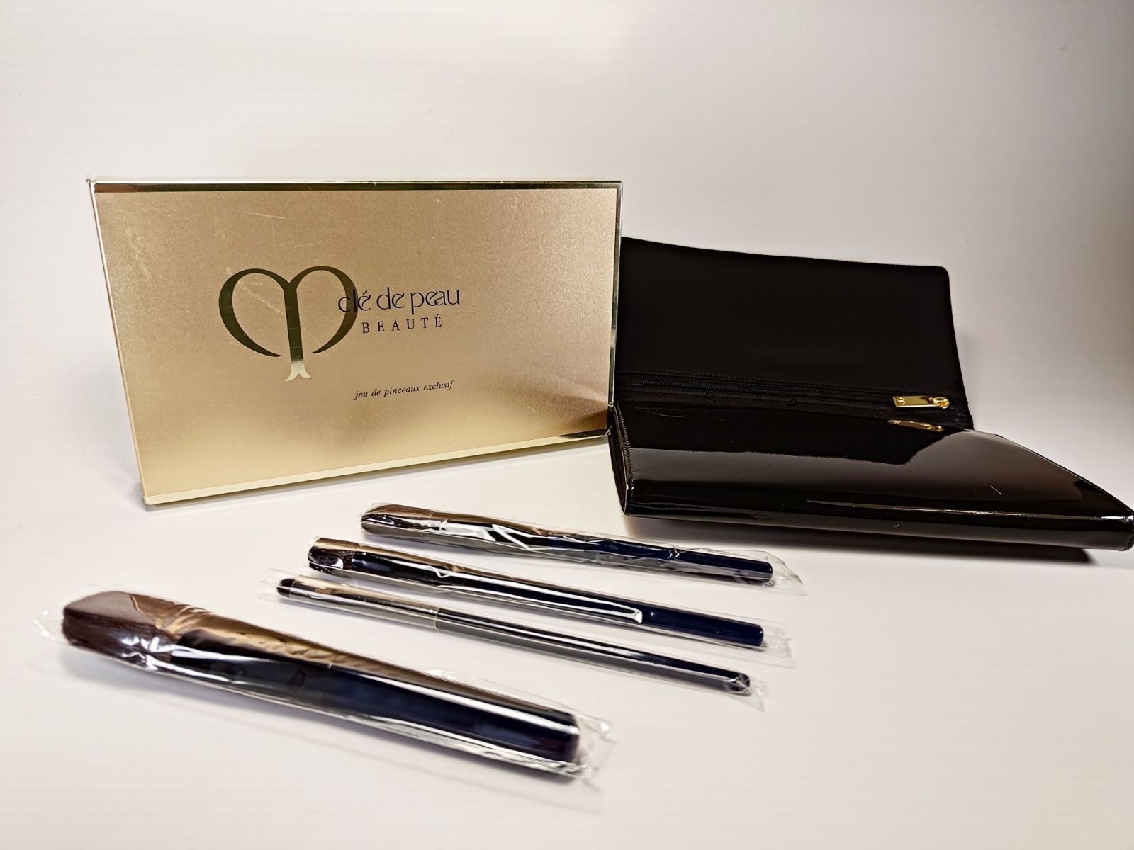 資生堂 メイク用ブラシ Cle de Peau BEAUTE ジュドパンソーエクスクルージフ