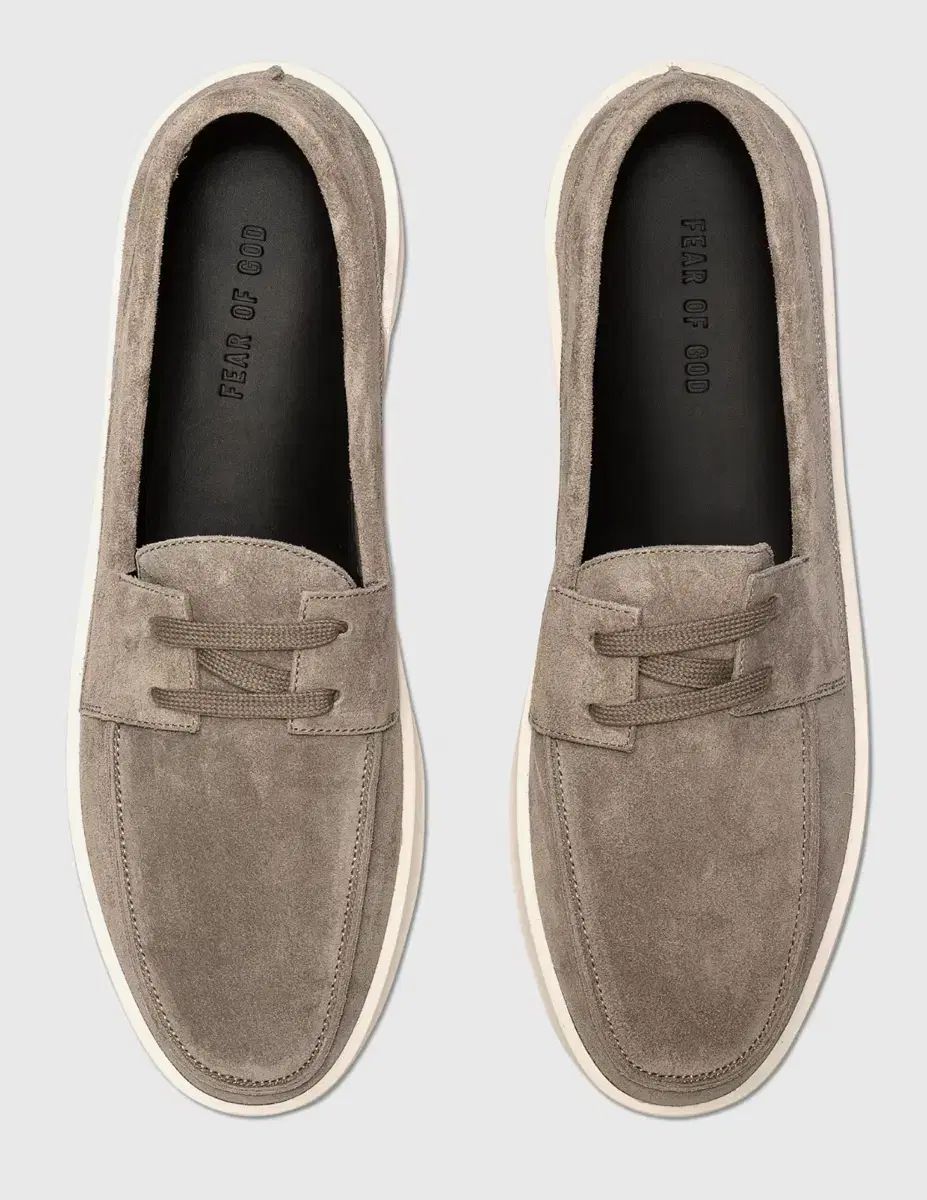 42 FEAR OF GOD フィアオブゴッド 7th ボート スニーカーズ