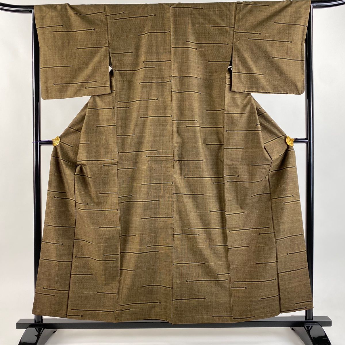 大島紬 身丈157cm 裄丈65.5cm M 袷 純泥染 証紙 縞 幾何学 茶色 正絹 秀品