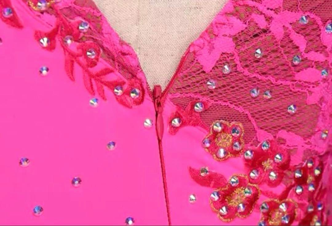 デモに な華やかデザイン