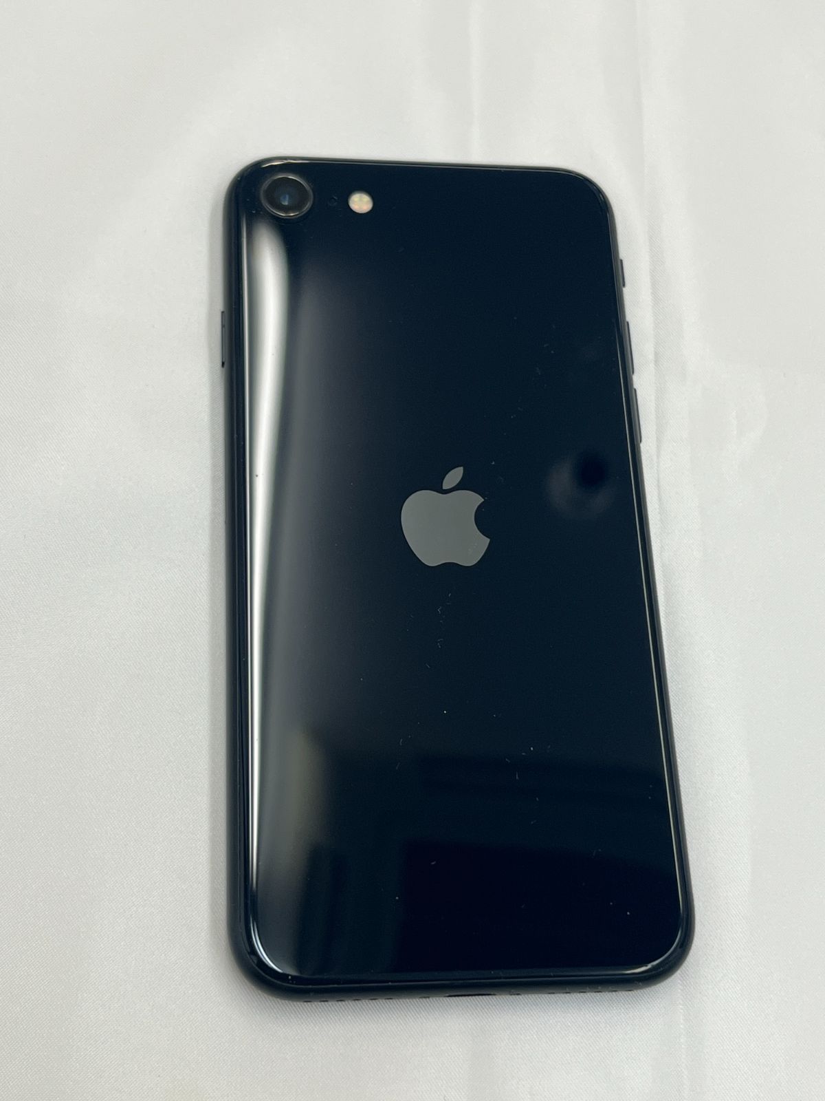 iPhone SE 第三世代アクティベーションロックSIM解除済み　中古美品 N【中古・稼働品】iPhone SE 第3世代 64GB SIMロック解除済み アク