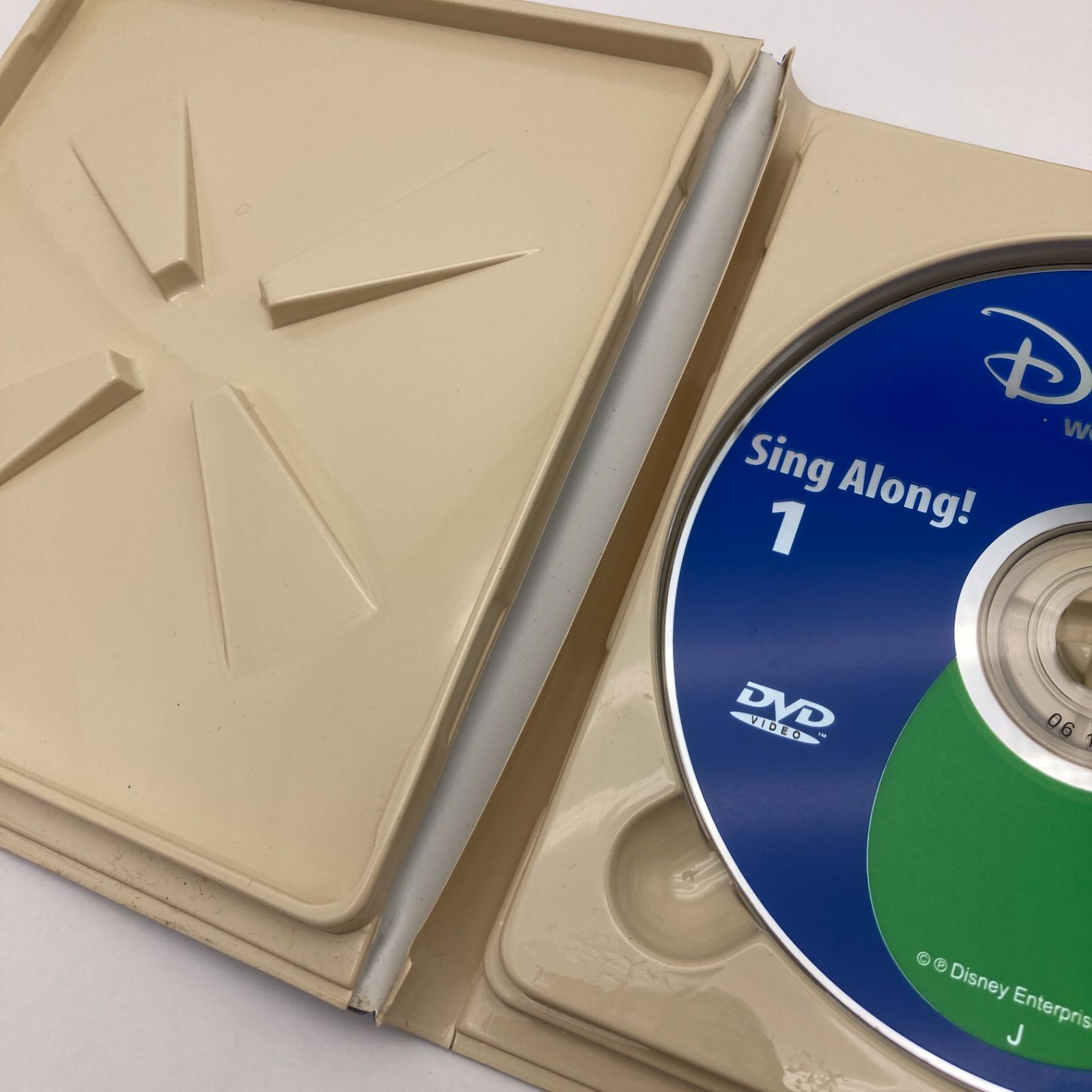 2008年購入 シングアロングセット DVD4枚 絵本＆CD 字幕あり ディズニー英語システム DWE Disney ワールドファミリー 中古  603626 - メルカリ