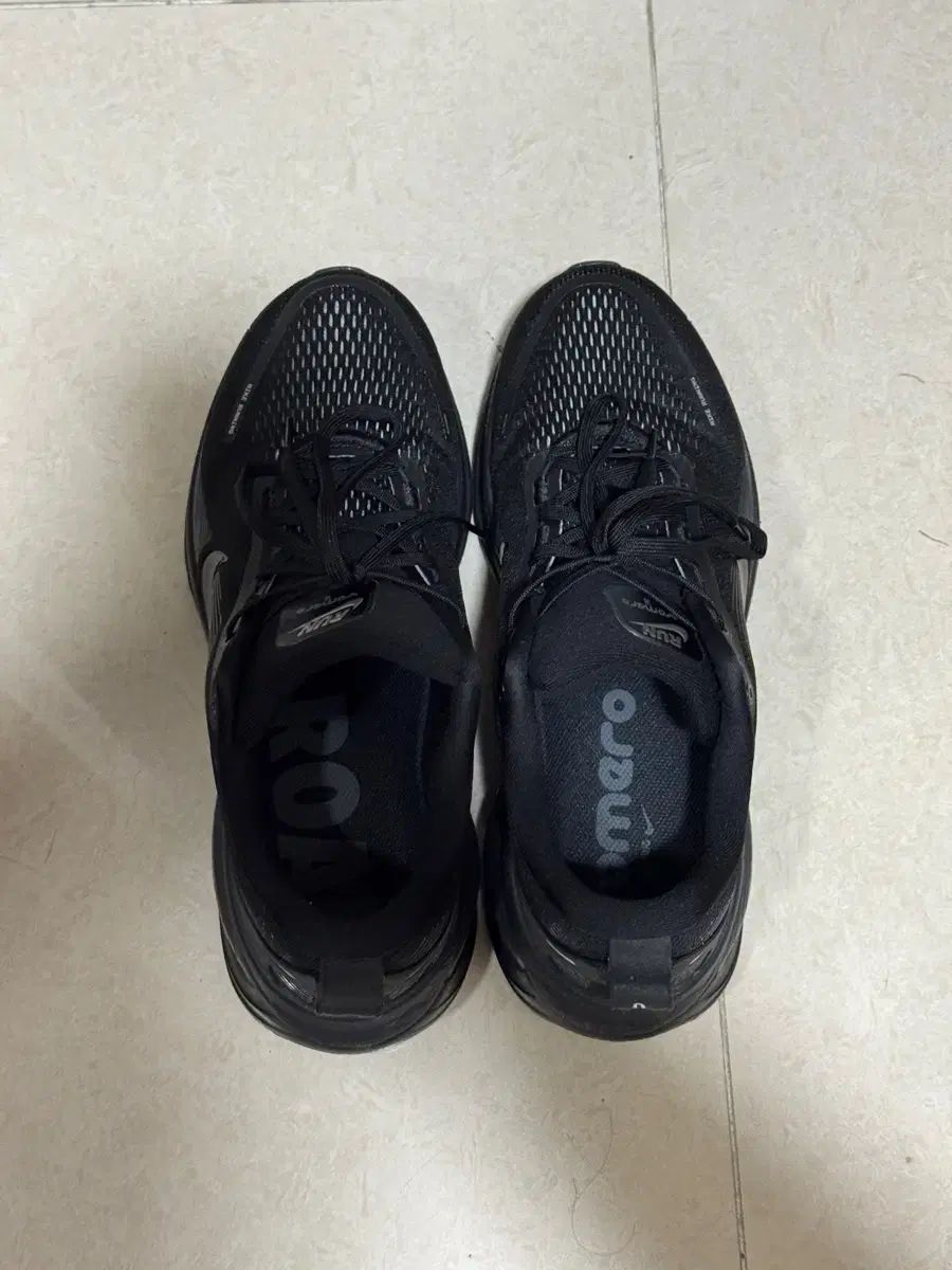 NIKE ナイキ ボメロ 18 ランニングシューズ