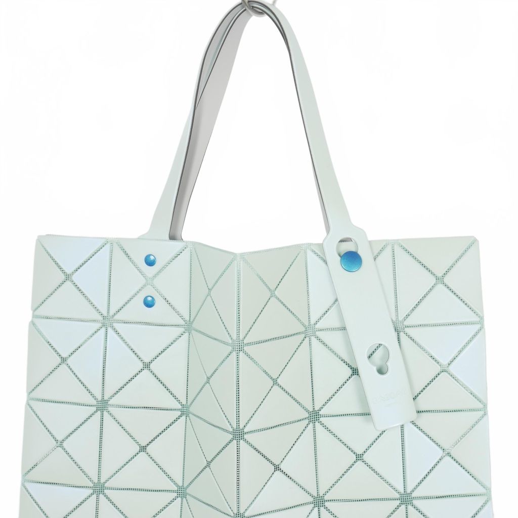 バオバオ イッセイミヤケ BAOBAO ISSEY MIYAKE ルーセント