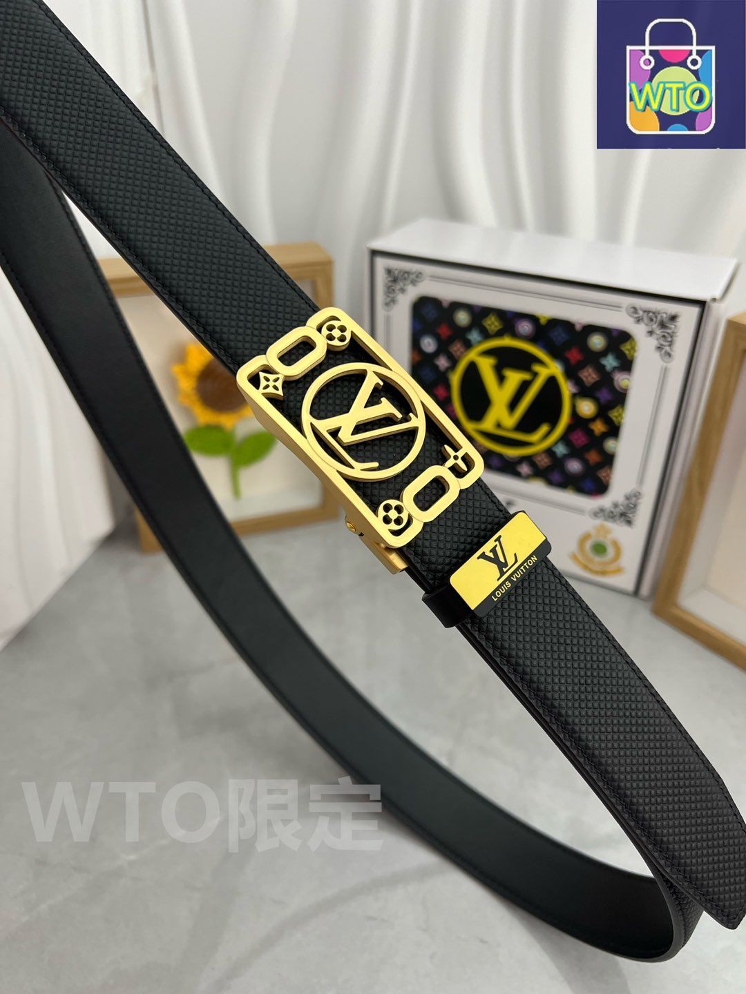 ⭐︎LOUIS VUITTON⭐︎ ベルト　ほぼ未使用 Louis Vuitton ルイ・ヴィトン ファッションベルト05-1-ZO79