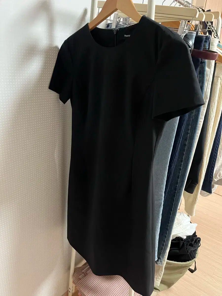 Theory 黒 半袖 ワンピース