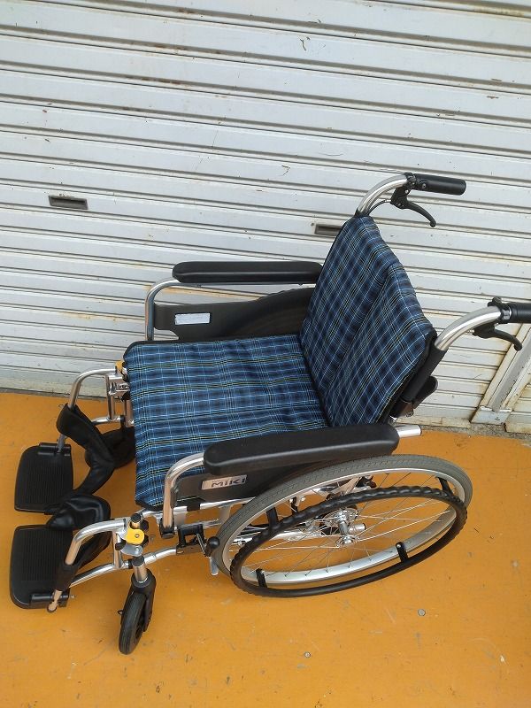 KM-25-0521-05 一部地域を除き ミキ MIKI 自走用車いす スキット SKT-4
