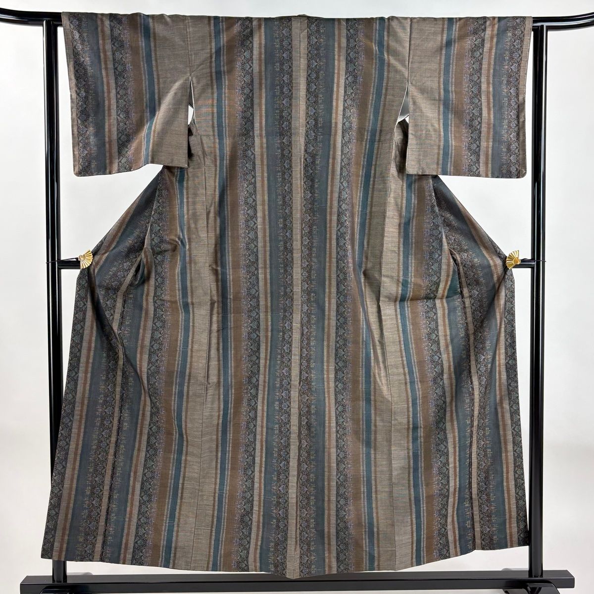 紬 身丈160cm 裄丈62cm S 袷 縦縞 花唐草 焦茶色 正絹