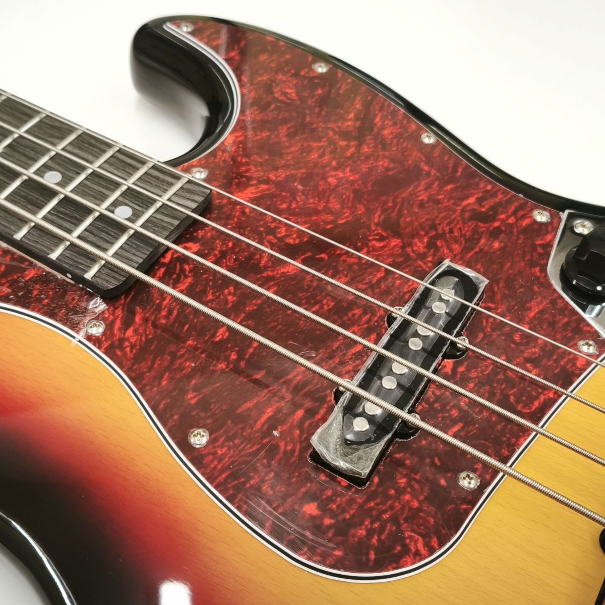 美品 未使用に近い】BUSKERS BJB-3 3TS エレキベース ケース付