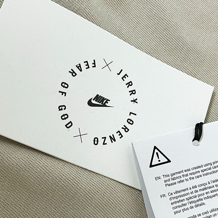 Nike Fear of God Tシャツ S オートミール 新品 未着用】NIKE × FEAR OF GOD ウォームアップTシャツ ナイキ