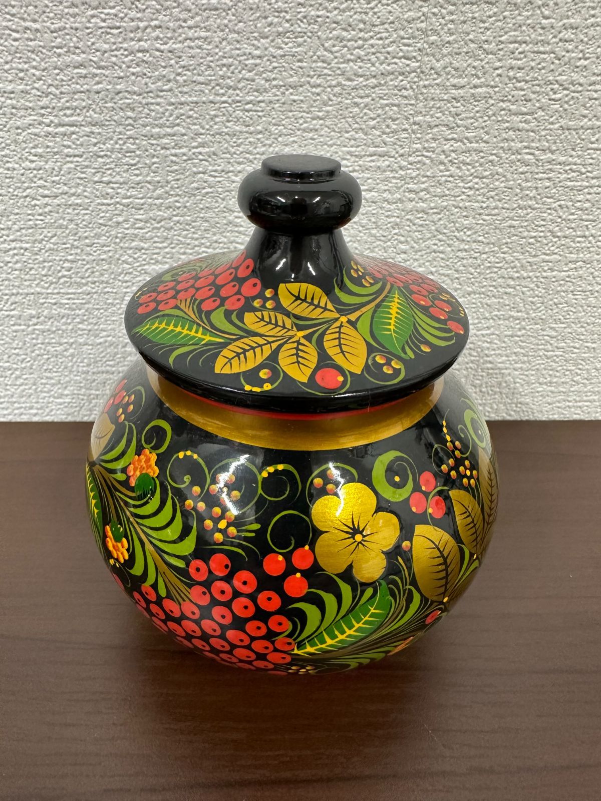 ☆ロシアの民芸品☆ ホフロマ塗り 蓋つき小物入れ（14×12
