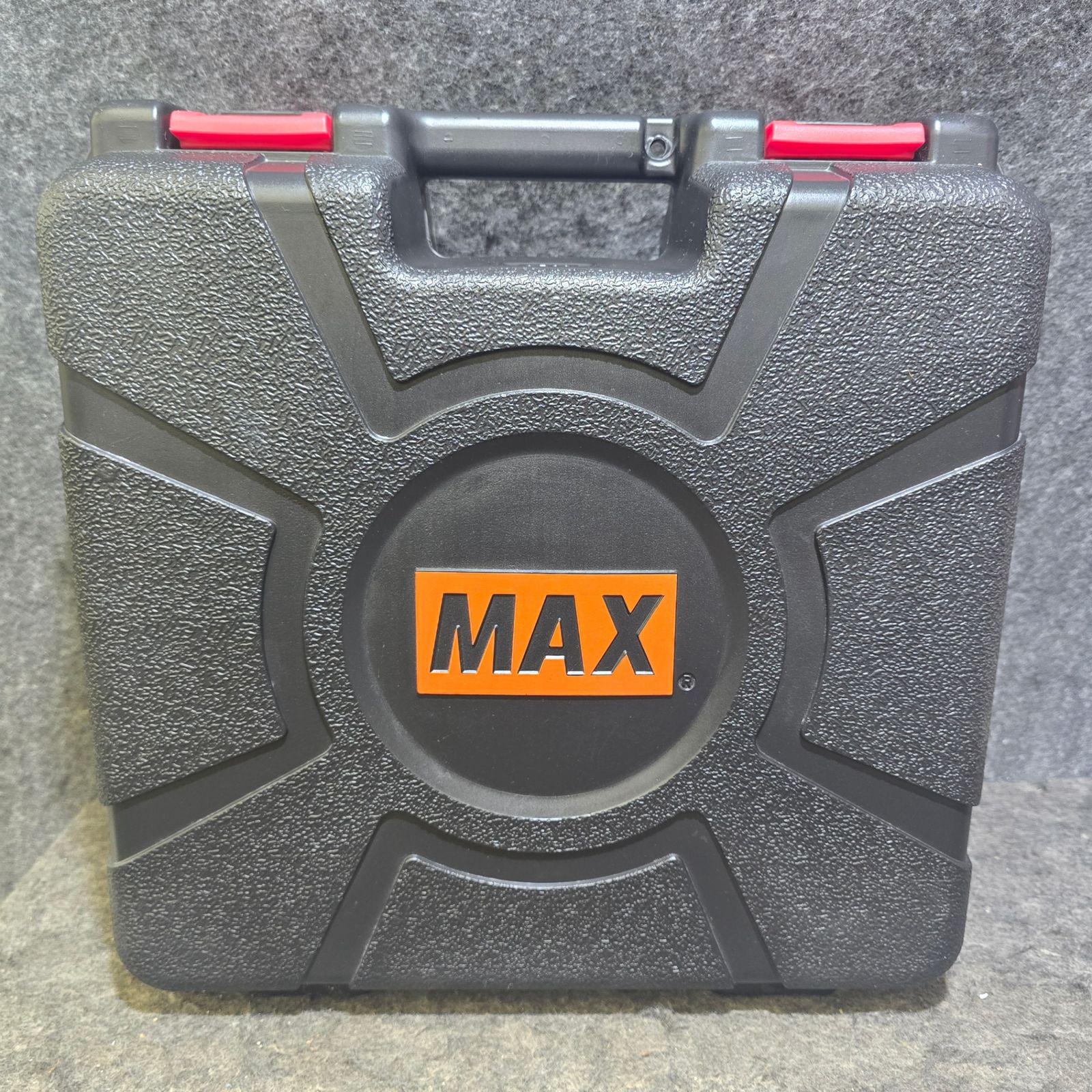 高圧エア釘打ち機