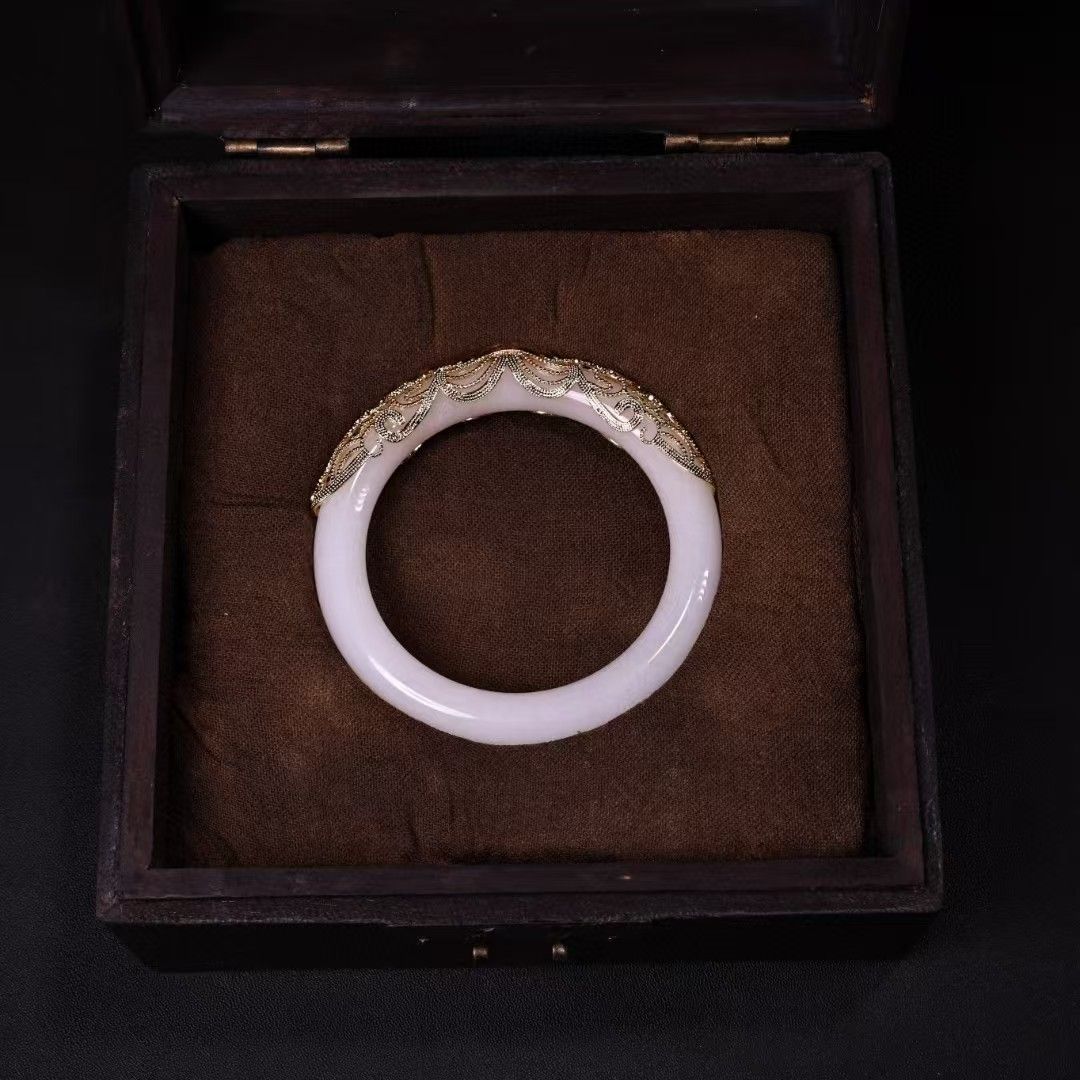 中国古美術.白玉腕輪.宝石を嵌める.木箱付.昔の貴婦人アクセサリー