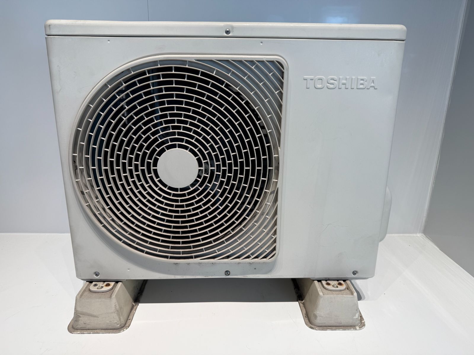 3 TOSHIBA　2010年製　エアコン　６〜8畳用　分解洗浄済 3 TOSHIBA 2010年製 エアコン 6〜8畳用 分解洗浄済 3 TOSHIBA