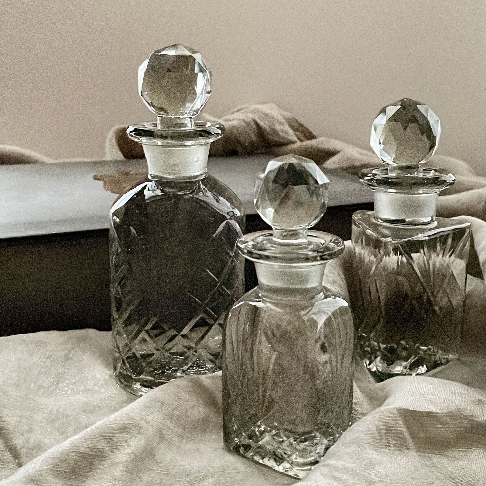 Crystal cut bottles / WALTHER＆Co アンティーク 瓶 ガラス 小瓶