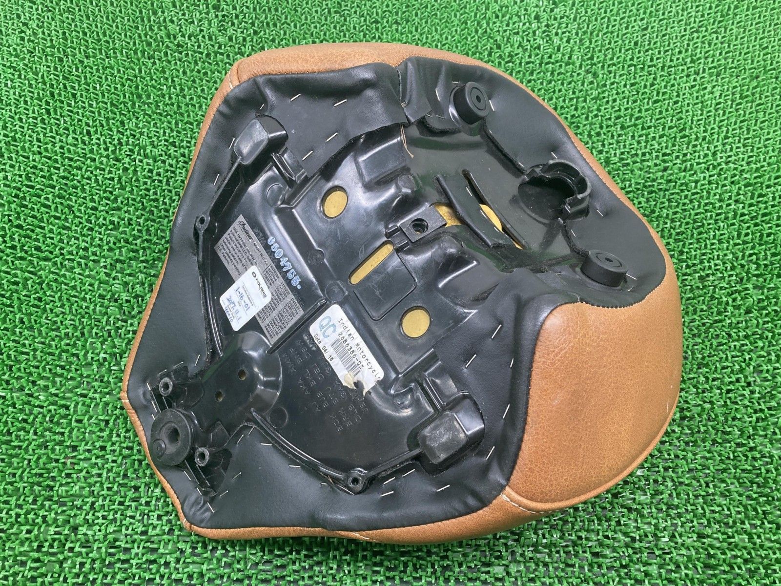 スカウト シート 2686386-05 56KMSA007G3114*** インディアン 純正