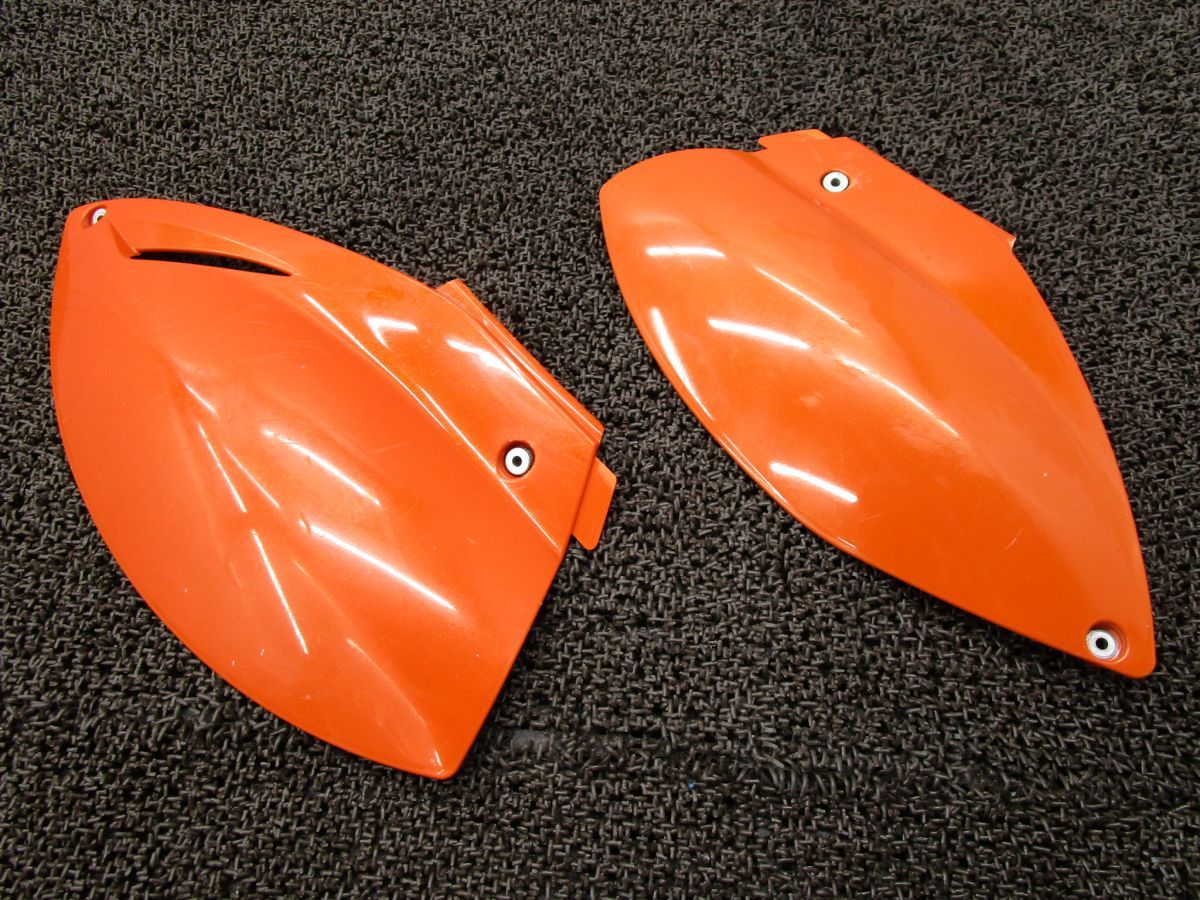 KTM 640LC4 アドベンチャー サイドカバー 左右 A7193 VBKGSN KTM 584 キャブ車 動画有 ADV ADVENTURE