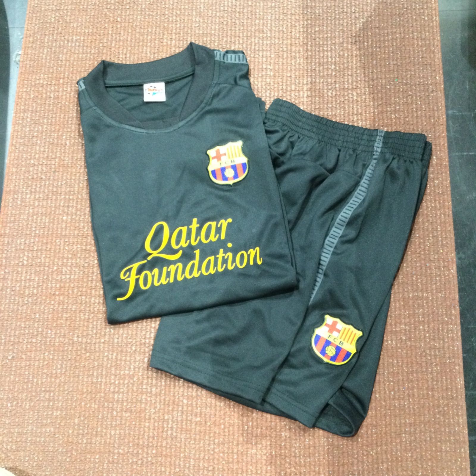 新品未使用品】FCバルセロナレプリカユニフォーム イニエスタ - メルカリ