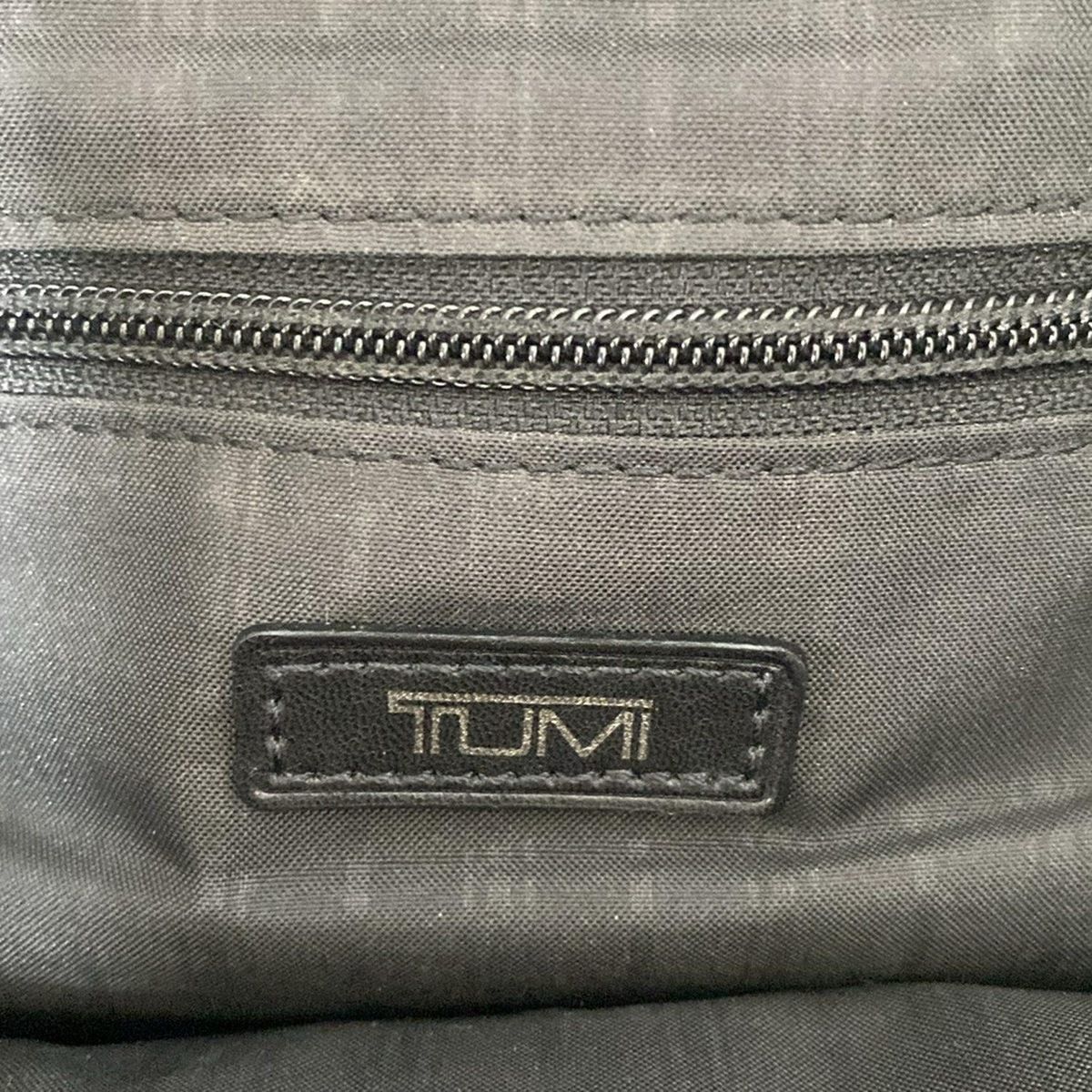 TUMI(トゥミ) ビジネスバッグ Berwick Double Zip Brief (バー