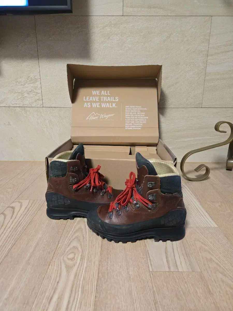 235 ハンバグ 100周年 モデル R レスカル 登山靴