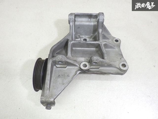 【ストア出品！】 日産 純正 ECR33 スカイライン ターボ エアコンコンプレッサー ステー ブラケット 即納 棚