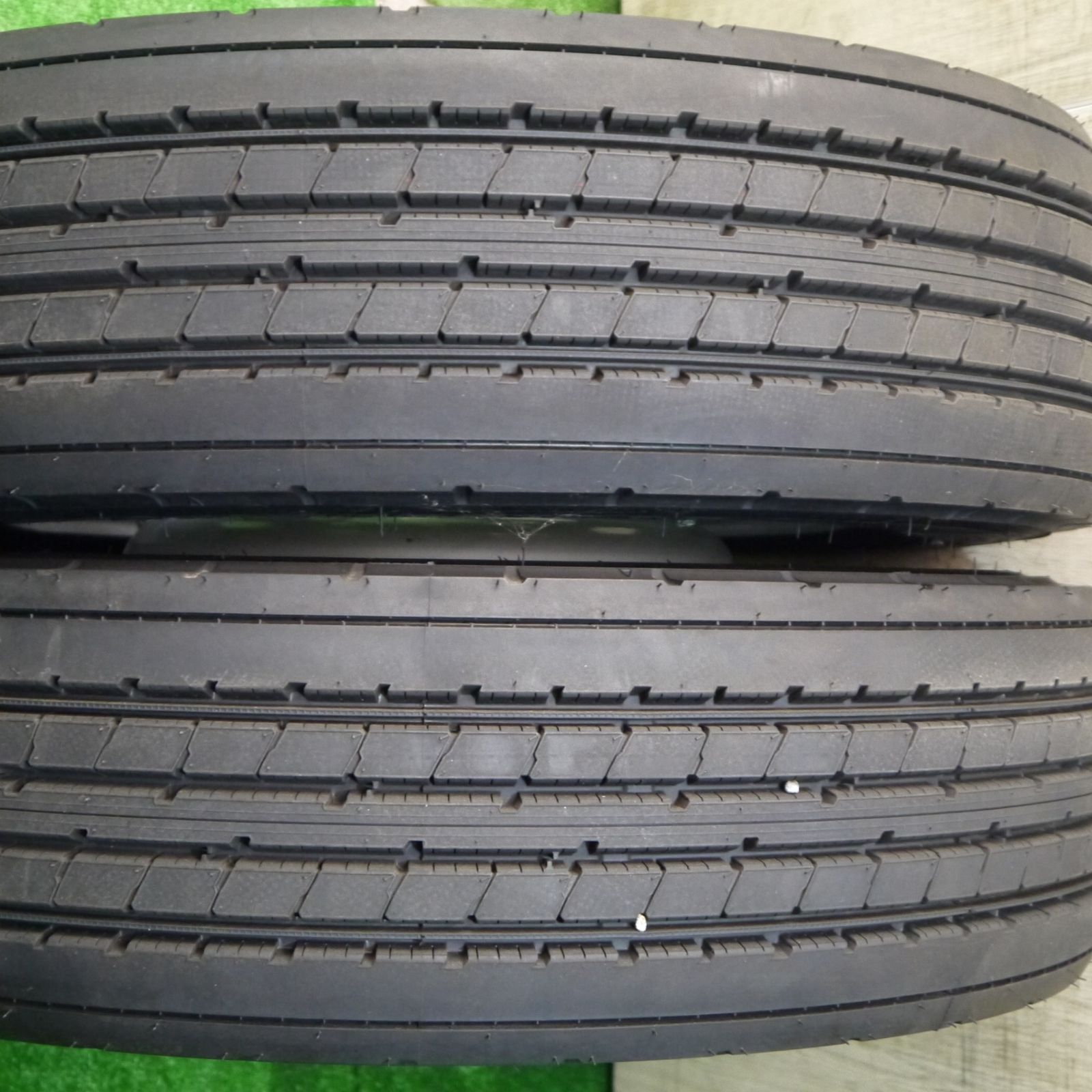 215|70R17.5 123|121J