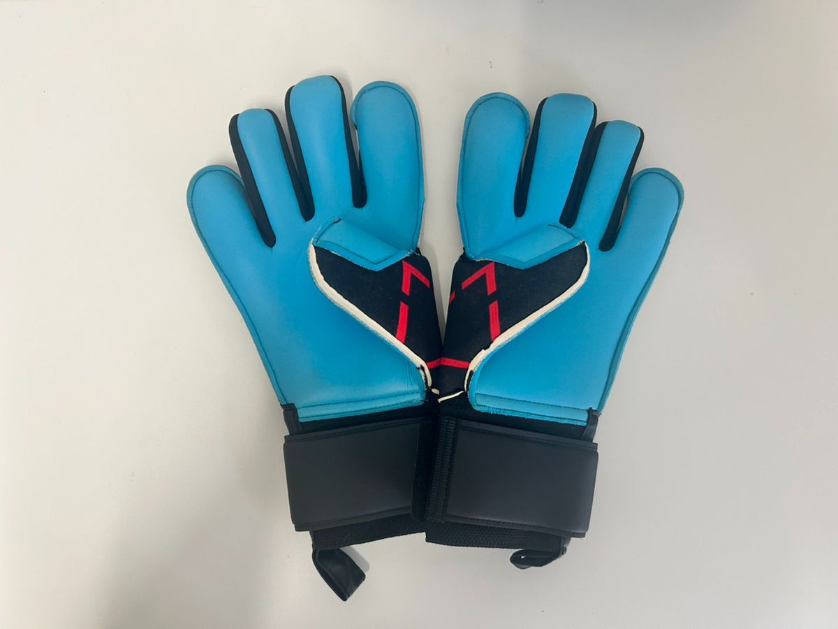 ☆入手困難・サンプル品☆ erebos キーパーグローブ 9号 エレボス 新品