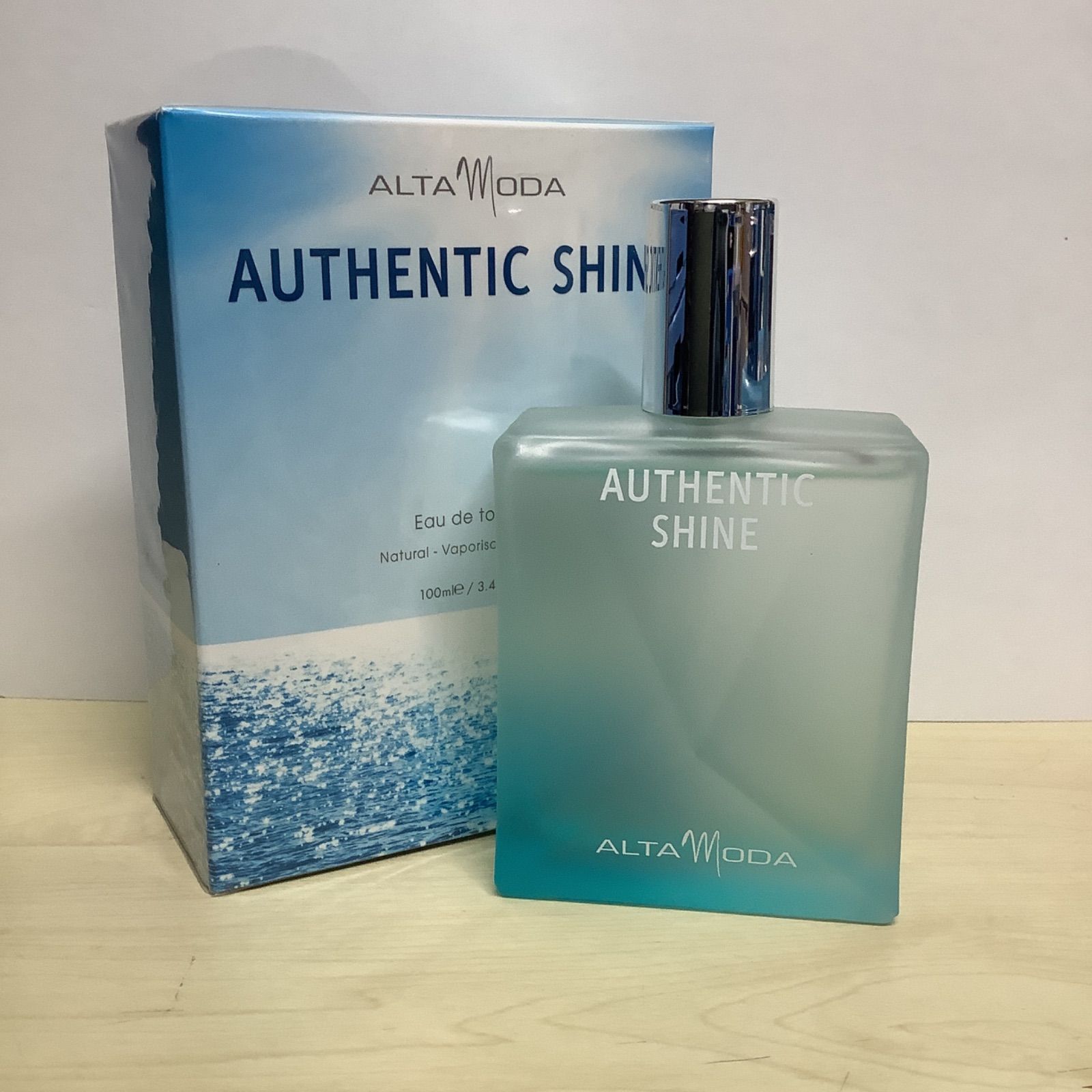 authentic blue トップ 香水