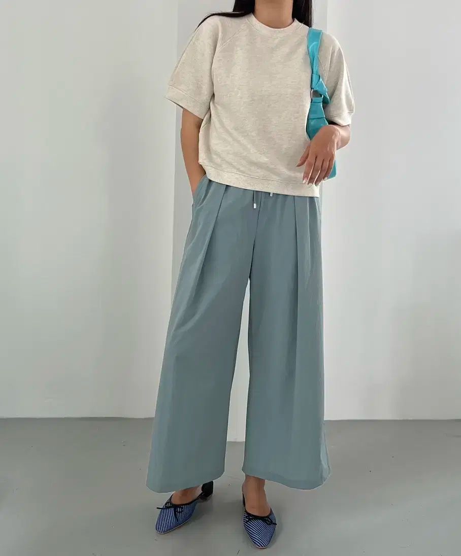 CALIN カラン シャカシャカ素材 パンツ