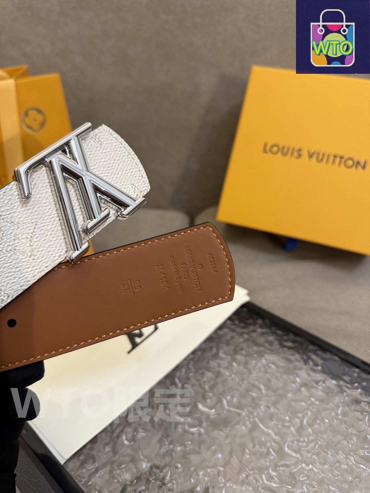 ルイヴィトンベルト リバーシブル 新品未使用 LOUIS VUITTON ルイヴィトン ベルト LV