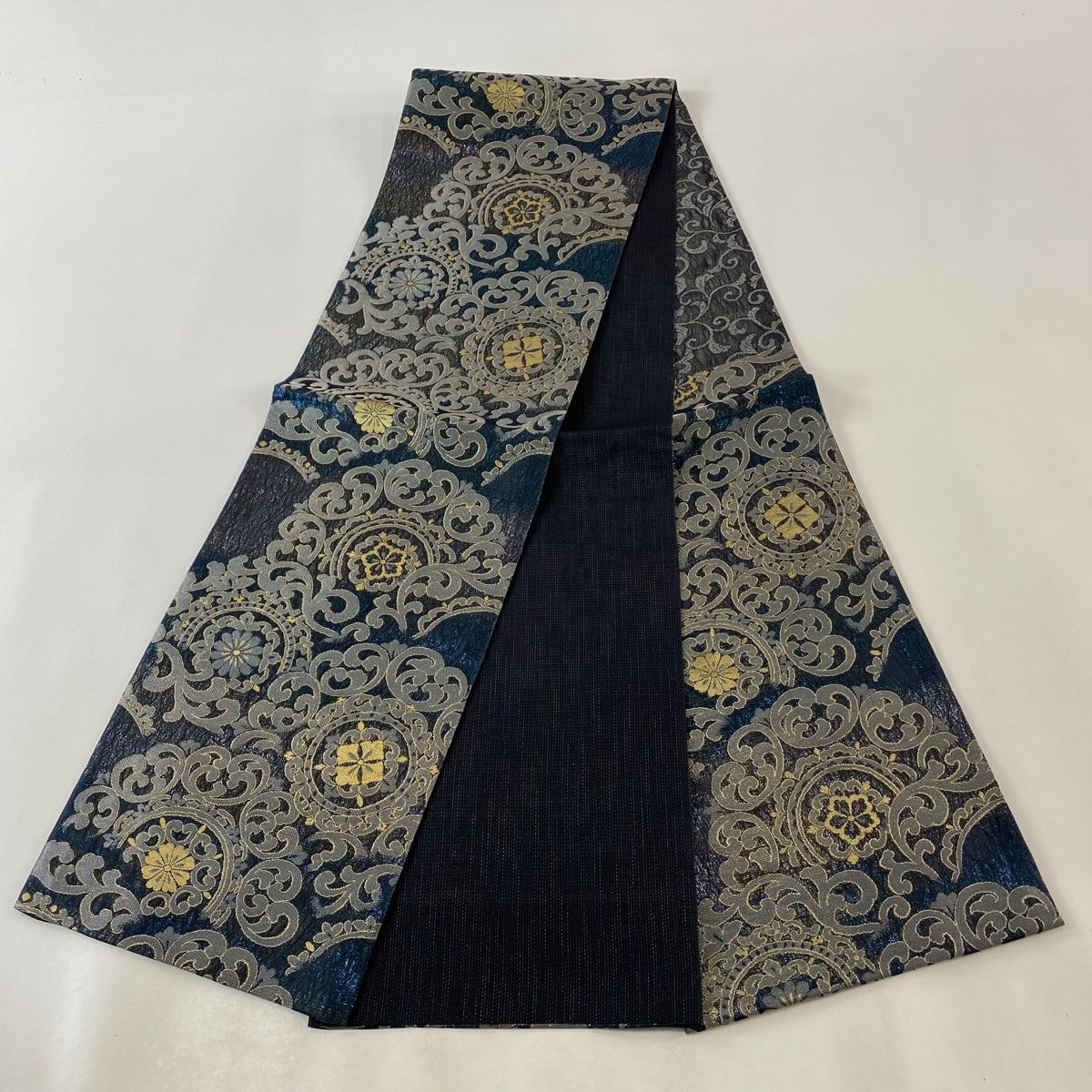 袋帯 美品 秀品 華文 唐草 銀糸 箔 青緑 六通 正絹 【中古