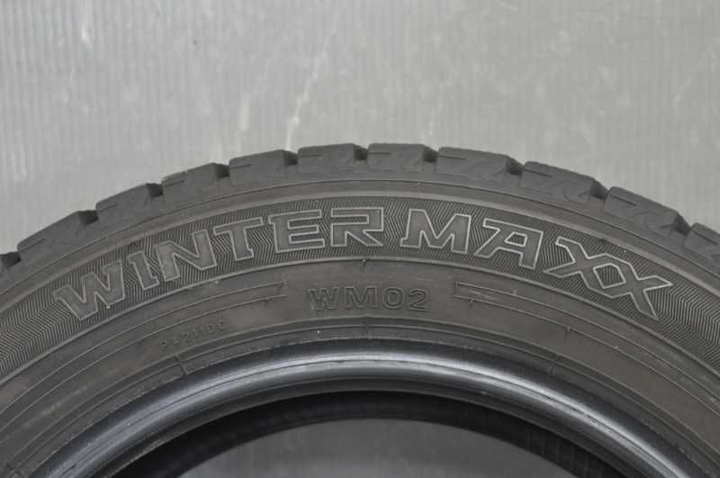 スタッドレスタイヤ