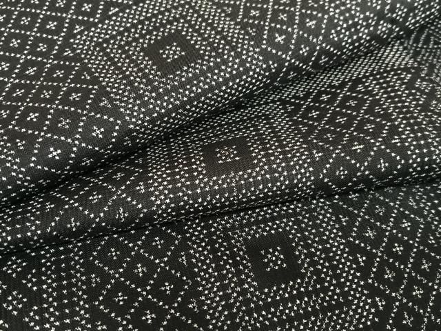 平和屋着物●本場大島紬 一元7マルキ 色紙重ね文 黒地 正絹 AABB0353zg