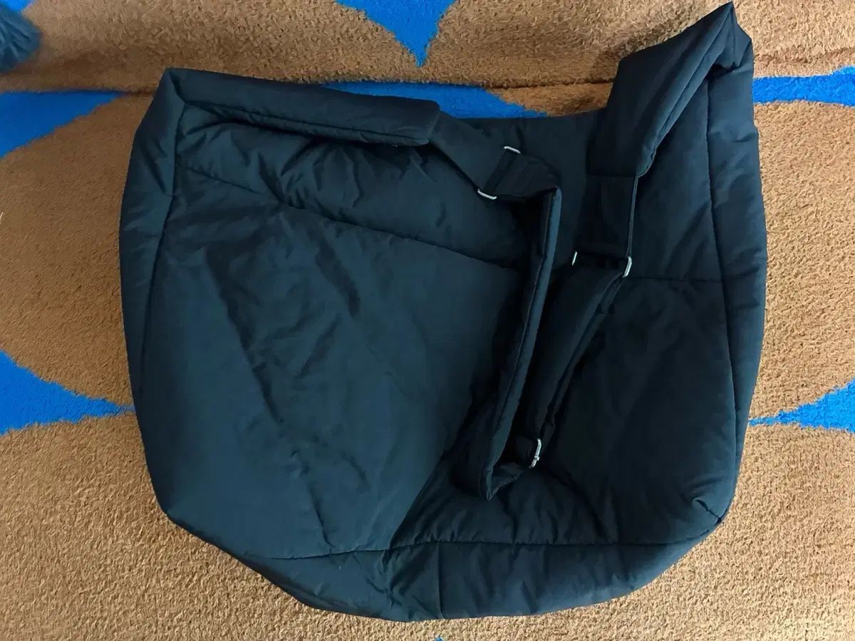Hatchingroom padded bag ブラック パッド入りバッグ