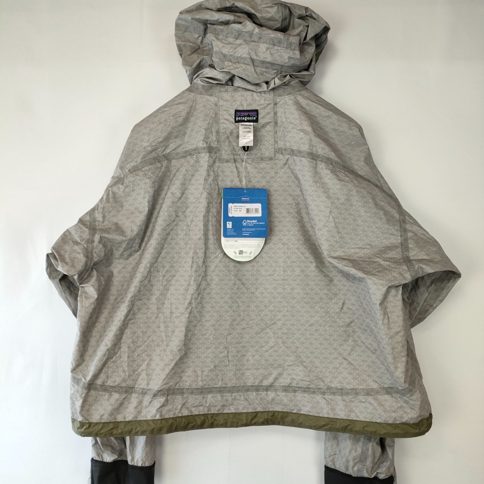 新品未使用✨️2009年 patagonia Deep Wading Jacket グリーン L 新品未使用✨️2009年 patagonia Deep Wading Jacket グリーン L