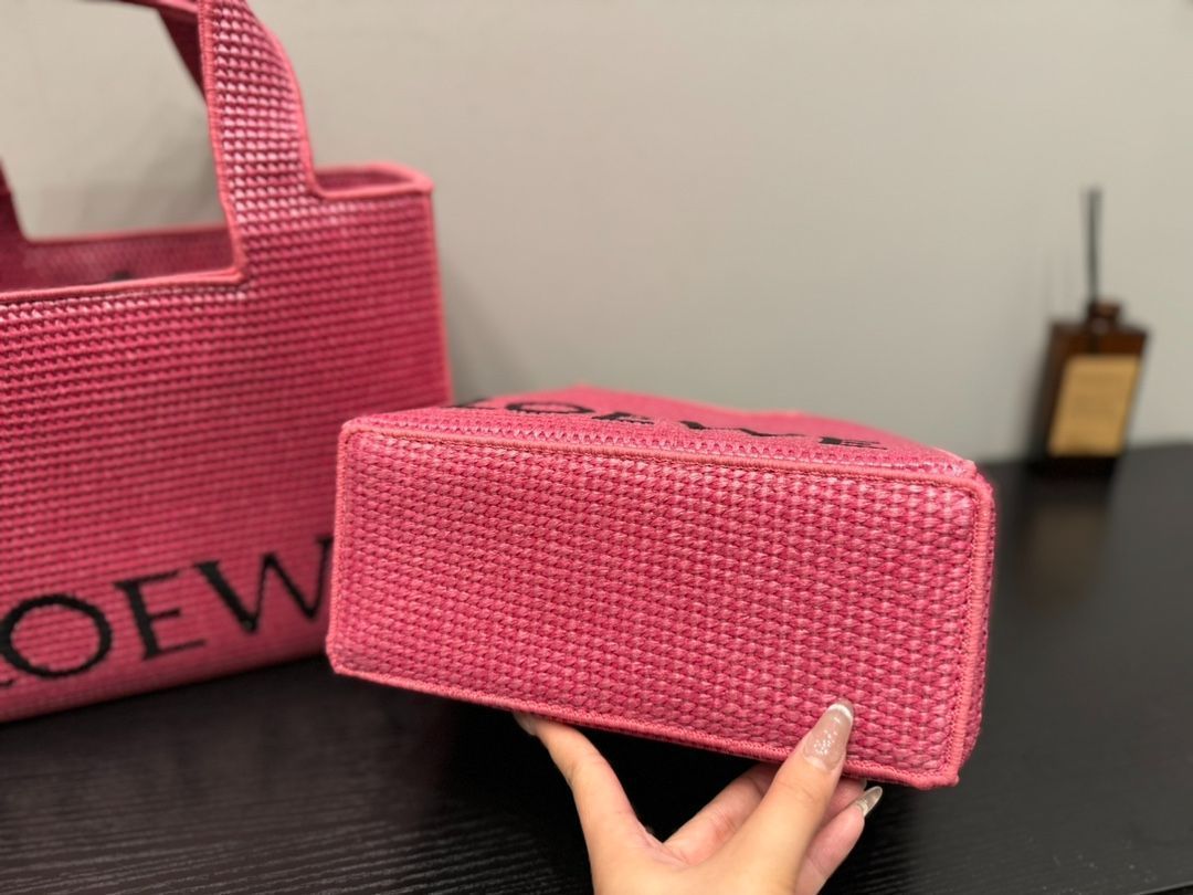 今日 Loewe ?意威 Anagram Basket 刺?徽?草???物袋 送料無料 セール価格