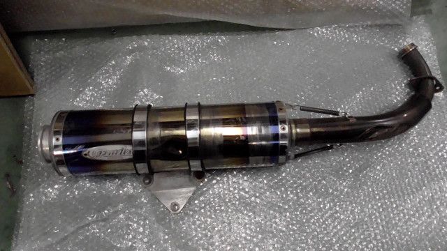 マジェスティ125 5CA の マフラー 傷 凹み 1761266910