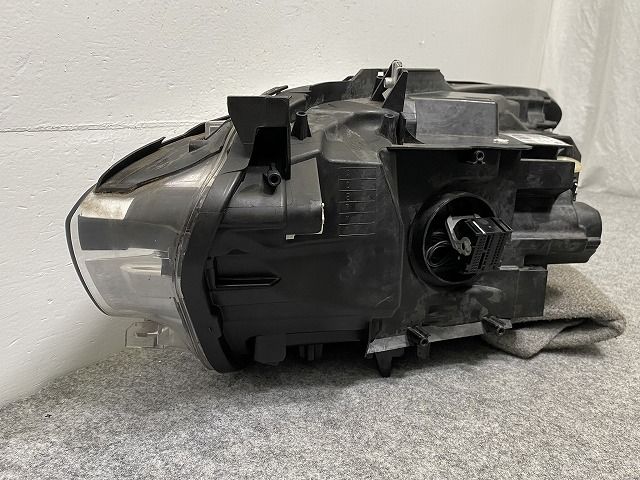1シリーズ F20 純正 後期 右 ヘッドライト/ランプ LED HELLA 7453522-02 BMW(141035) - メルカリ