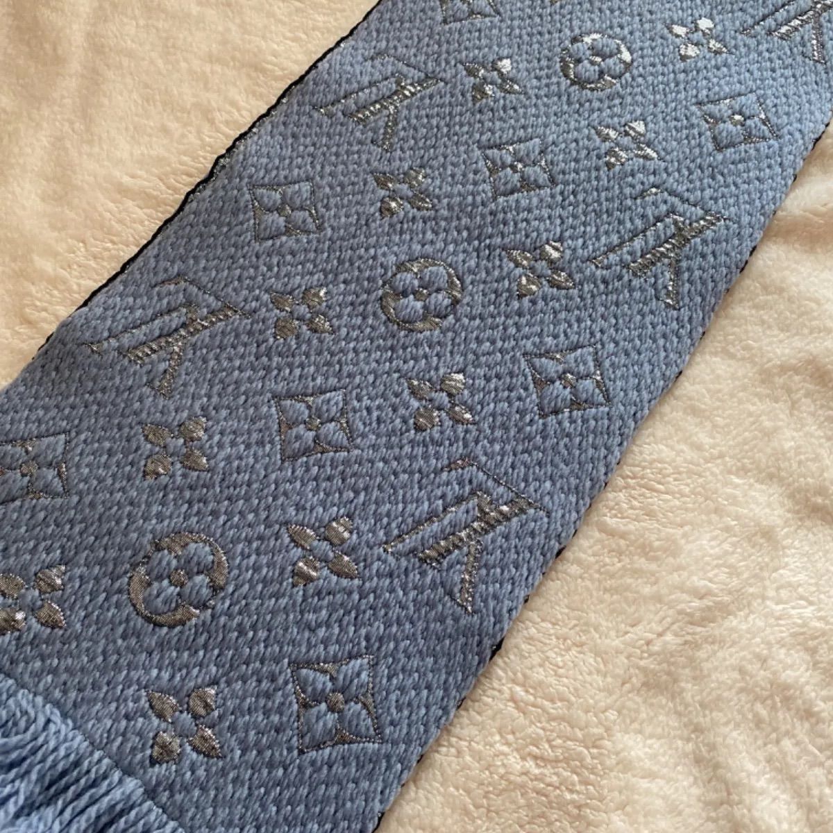ルイヴィトン マフラー エシャルプロゴマニア シャイン ライトブルー ルイ・ヴィトン(LOUIS VUITTON)ルイ・ヴィトン エシャルプ ロゴマニア