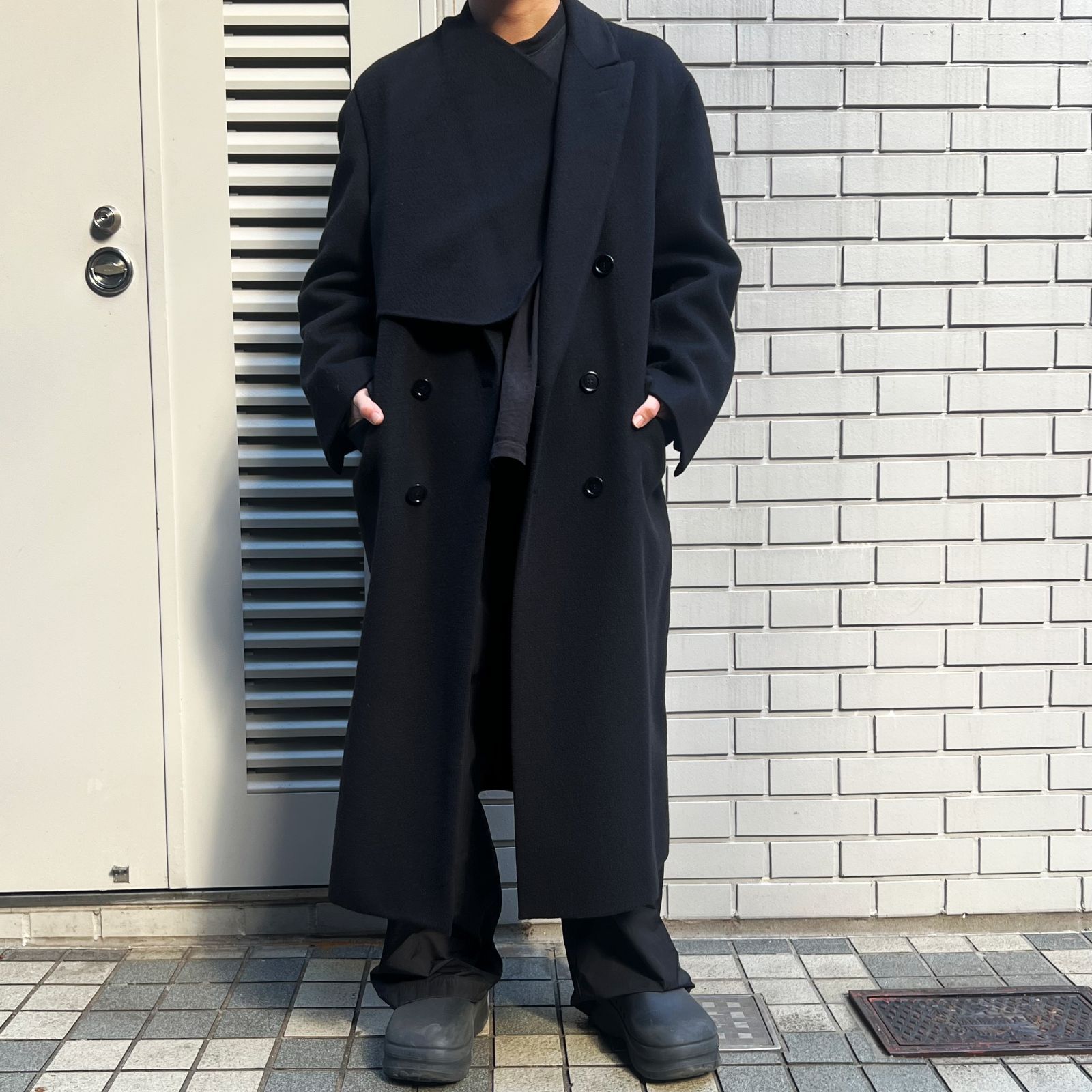 Dior16aw 黒 赤ステッチ　チェスターコート　46 クリス Dior16aw 黒 赤ステッチチェスターコート46 クリス