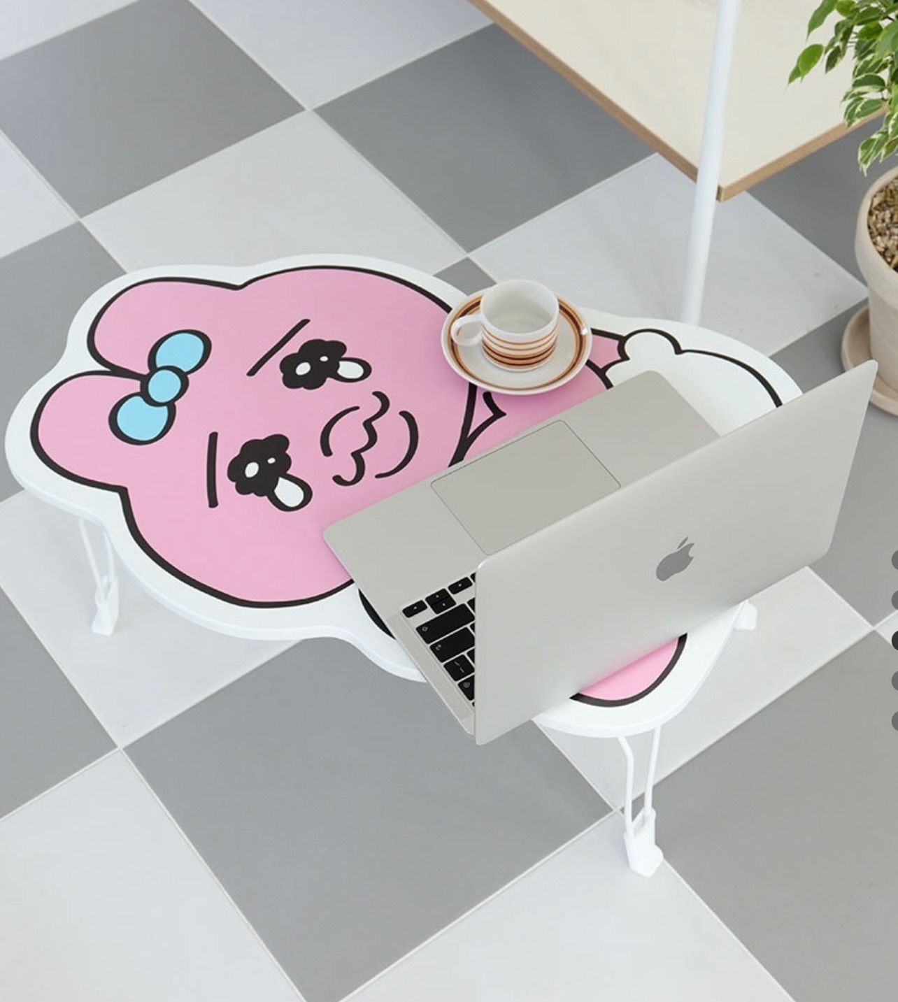 おぱんちゅうさぎ　テーブル (全身タイプ) おぱんちゅ うさき テーブル (全身タイプ) おぱんちゅうさぎ